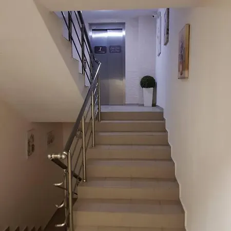 дима Apartment *